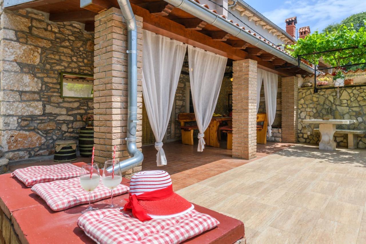 Rustic Istrian House Varesco Крница Екстер'єр фото