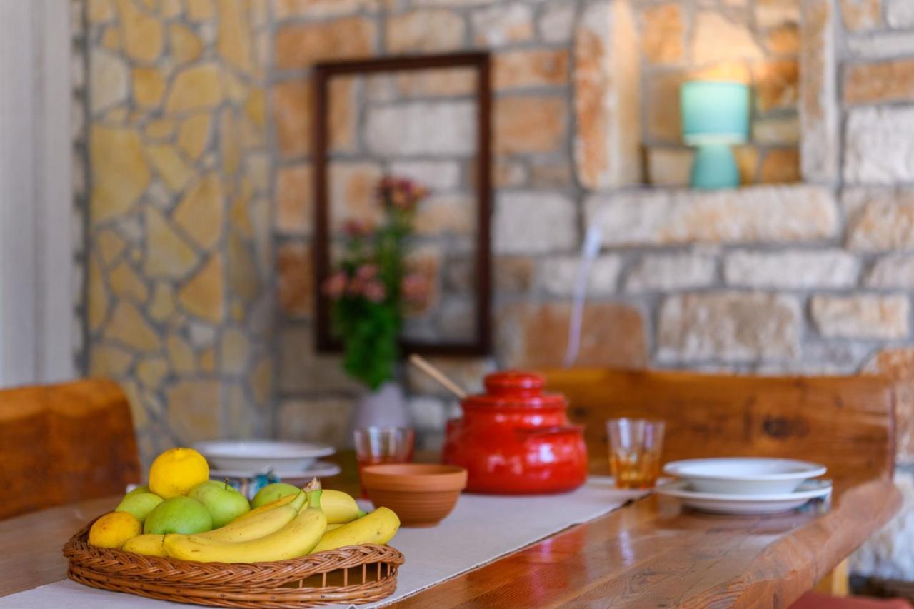 Rustic Istrian House Varesco Крница Екстер'єр фото