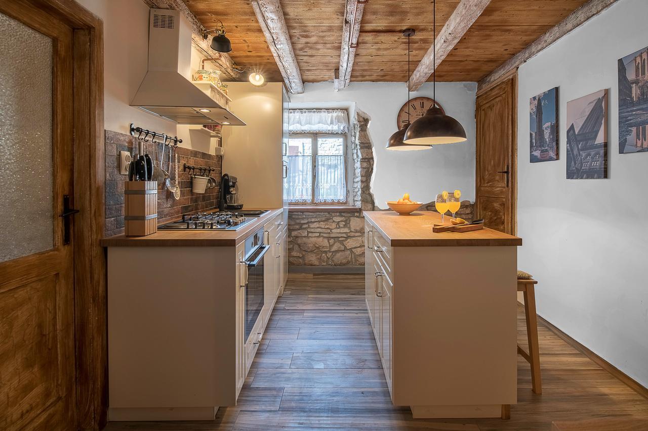 Rustic Istrian House Varesco Крница Екстер'єр фото