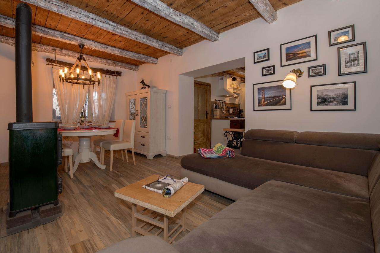 Rustic Istrian House Varesco Крница Екстер'єр фото