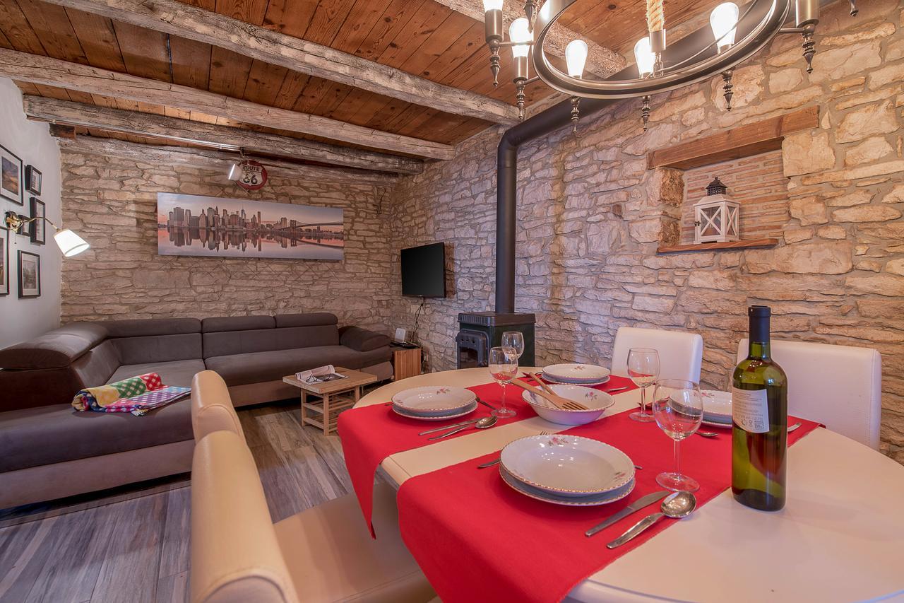 Rustic Istrian House Varesco Крница Екстер'єр фото