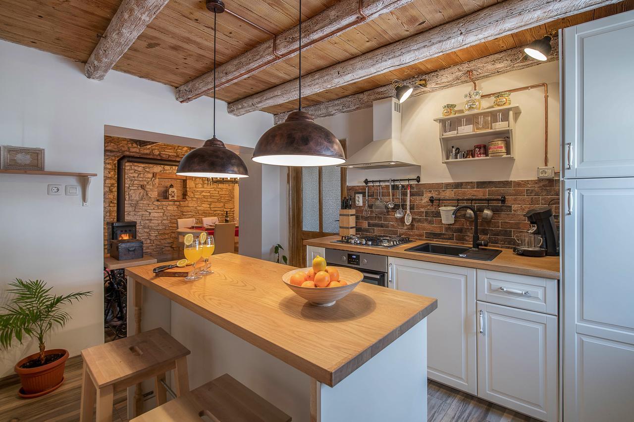 Rustic Istrian House Varesco Крница Екстер'єр фото