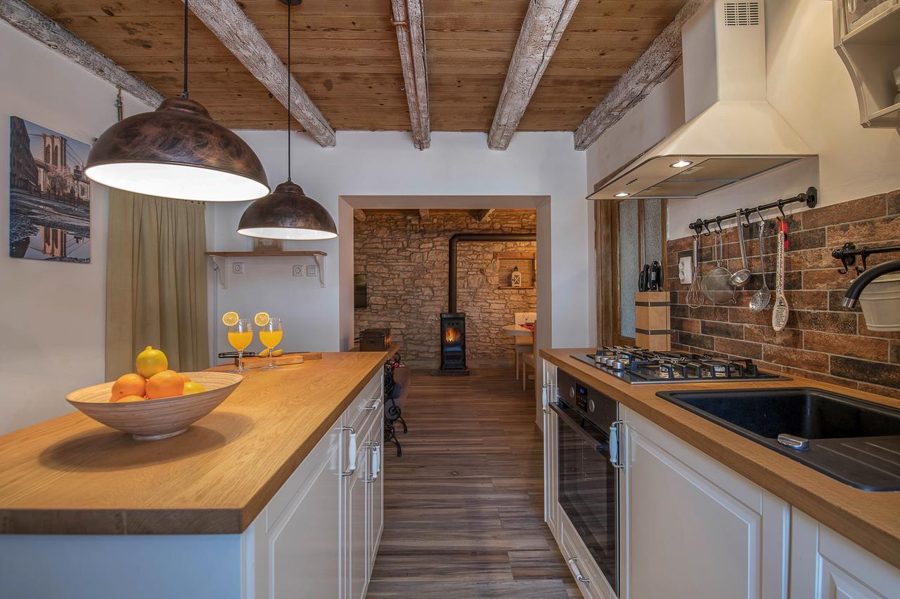 Rustic Istrian House Varesco Крница Екстер'єр фото